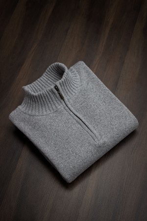 Suéter jaspeado gris con zipper Hebrante 1